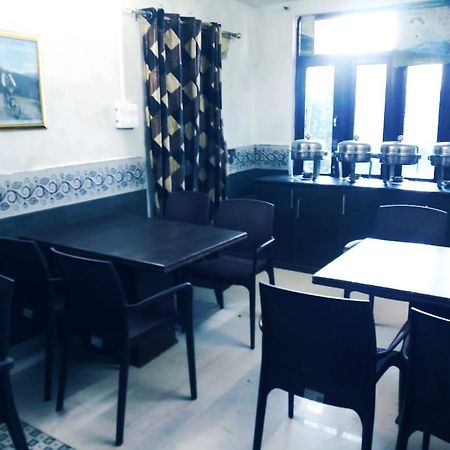 Hotel Holiday Dalhousie - Near Ghandhi Chowk Mall Road Exteriör bild