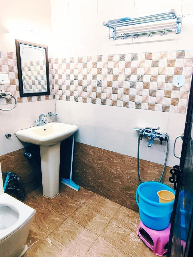 Hotel Holiday Dalhousie - Near Ghandhi Chowk Mall Road Exteriör bild