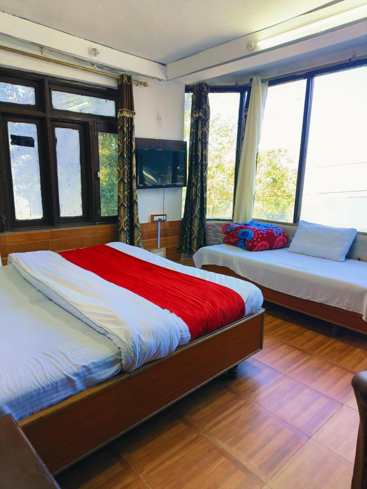 Hotel Holiday Dalhousie - Near Ghandhi Chowk Mall Road Exteriör bild
